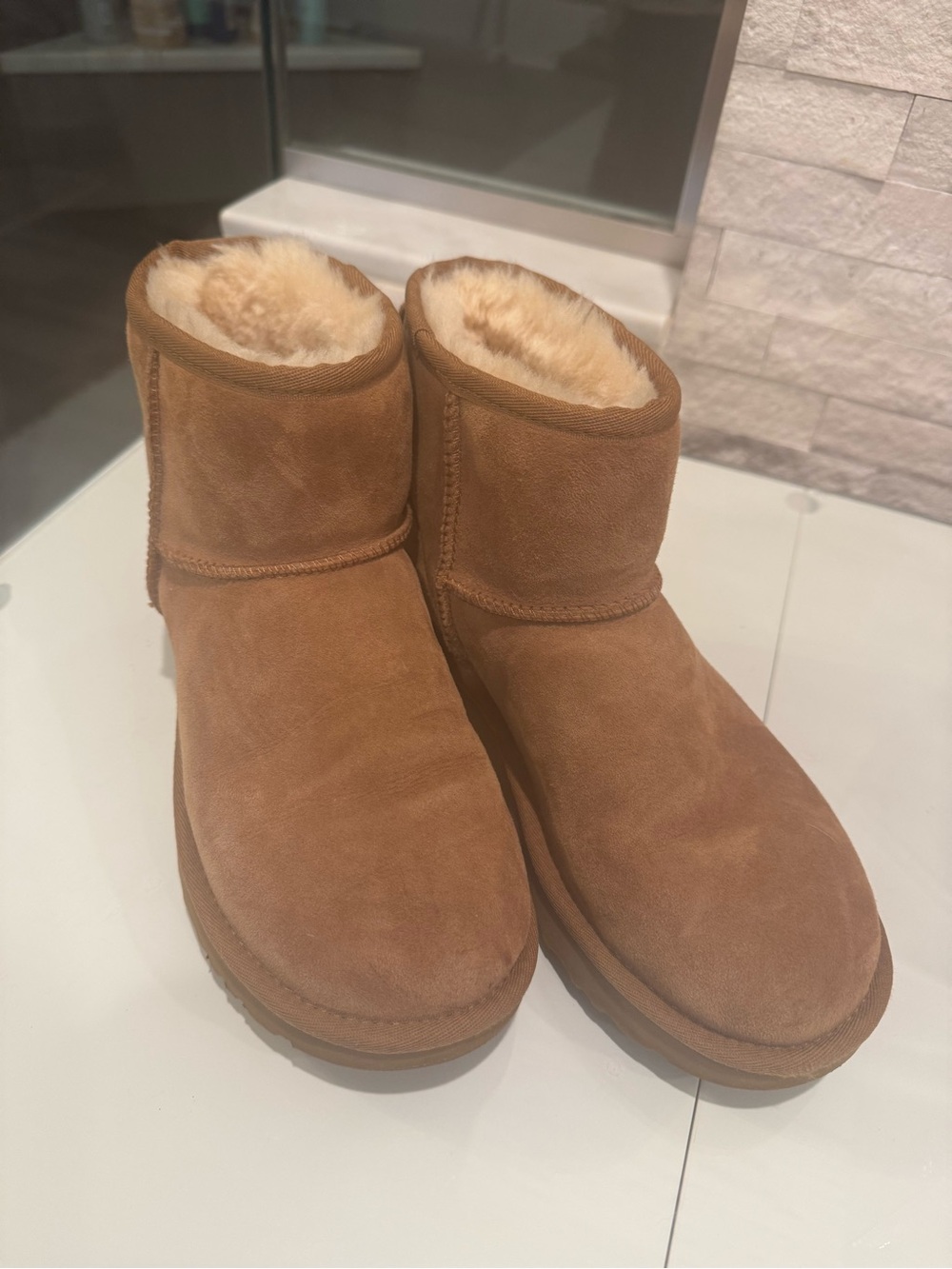 UGG Classic Short Boot in Chestnut Suede